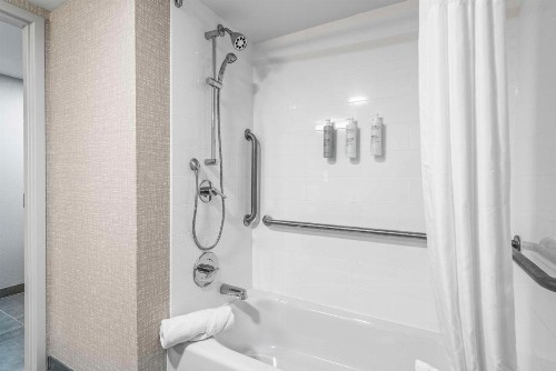 Hampton Inn Columbus-North - image 40