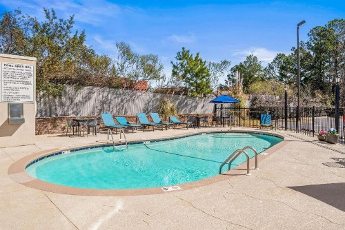 Hampton Inn Columbus-North - image 7