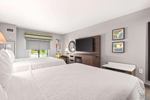 Hampton Inn Columbus-North - image 8