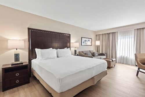 DoubleTree by Hilton Columbus - image 25