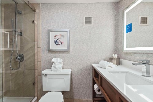DoubleTree by Hilton Columbus - image 28