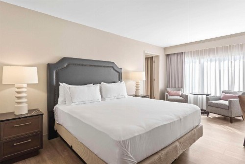 DoubleTree by Hilton Columbus - image 30