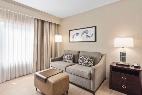 DoubleTree by Hilton Columbus - image 35