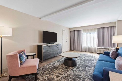 DoubleTree by Hilton Columbus - image 36