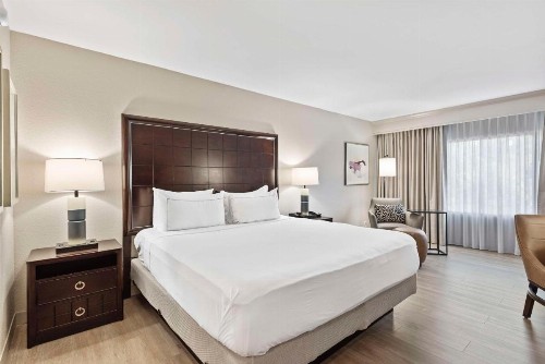 DoubleTree by Hilton Columbus - image 38