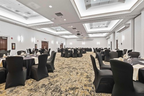 DoubleTree by Hilton Columbus - image 45