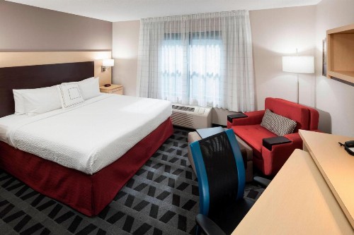 TownePlace Suites Columbus - image 28