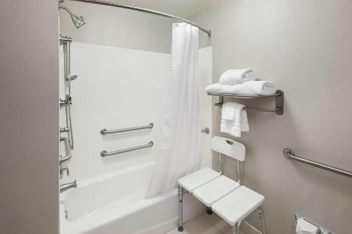 SpringHill Suites Columbus - image 13