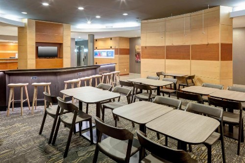 SpringHill Suites Columbus - image 19