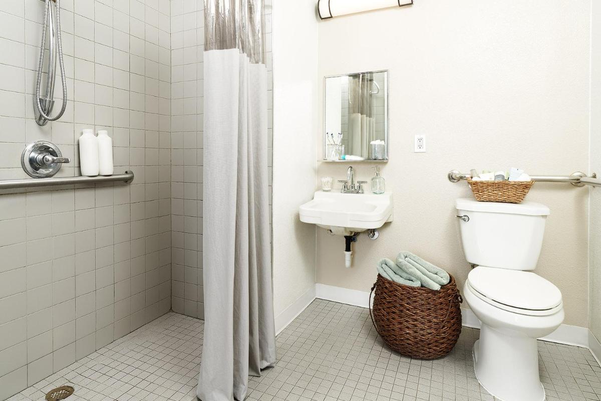 InTown Suites Extended Stay Columbus - image 7