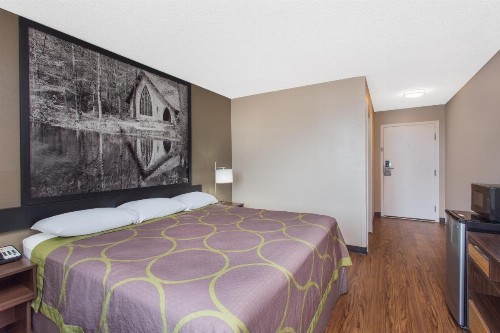 Super 8 by Wyndham Columbus Airport - image 7