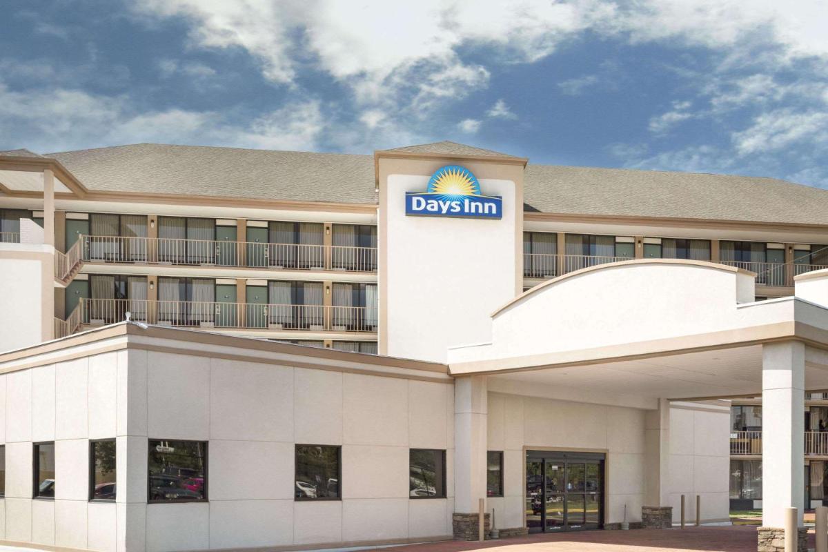Days Inn by Wyndham Columbus-North Fort Benning - main image