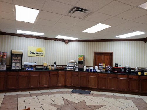 Days Inn by Wyndham Columbus-North Fort Benning - image 10