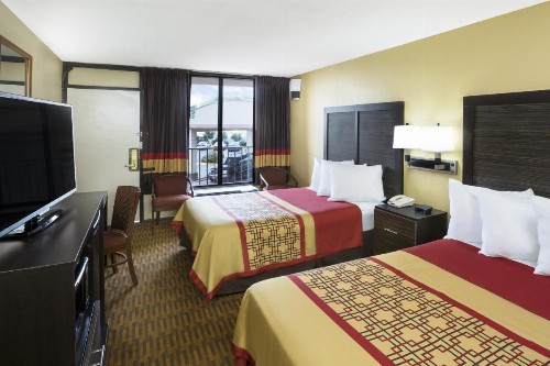 Days Inn by Wyndham Columbus-North Fort Benning - image 2