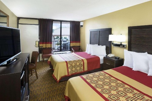 Days Inn by Wyndham Columbus-North Fort Benning - image 21