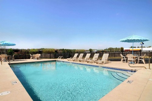 Days Inn by Wyndham Columbus-North Fort Benning - image 22