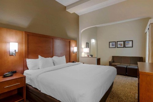 Comfort Suites Columbus State University Area - image 31