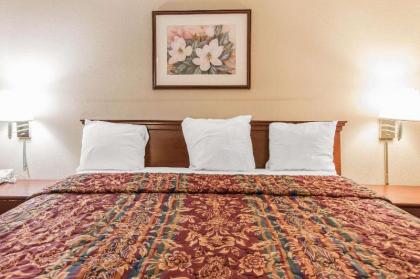 Columbus inn and Suites - image 7