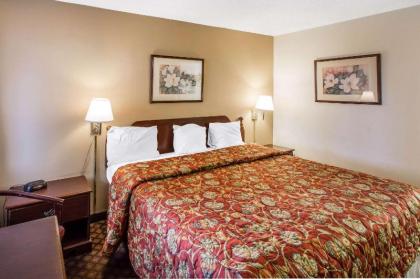 Columbus inn and Suites - image 9