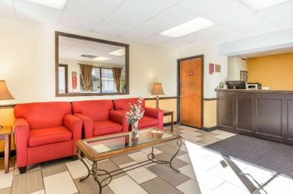 Columbus inn and Suites - image 11