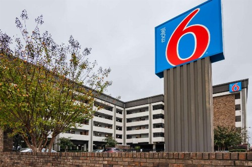 Motel 6-Columbus GA - Downtown - image 1