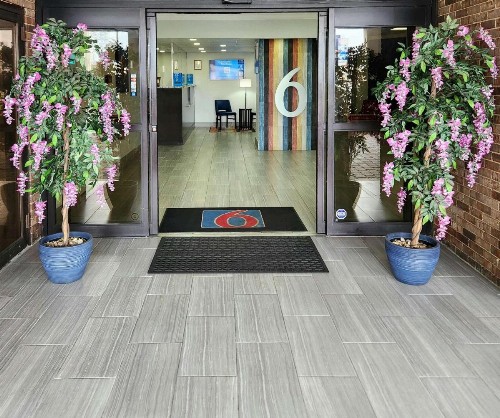 Motel 6-Columbus GA - Downtown - image 2