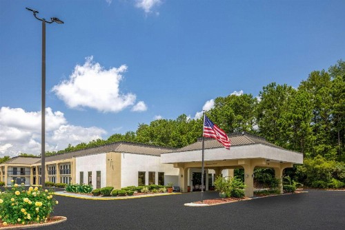 Baymont by Wyndham Columbus GA - image 1