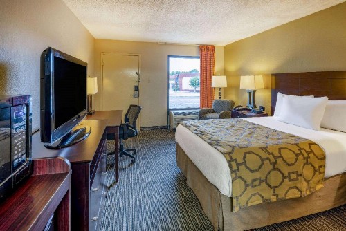Baymont by Wyndham Columbus GA - image 12