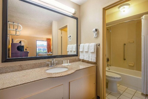 Baymont by Wyndham Columbus GA - image 16