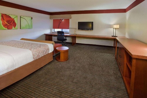 La Quinta by Wyndham Columbus State University - image 7