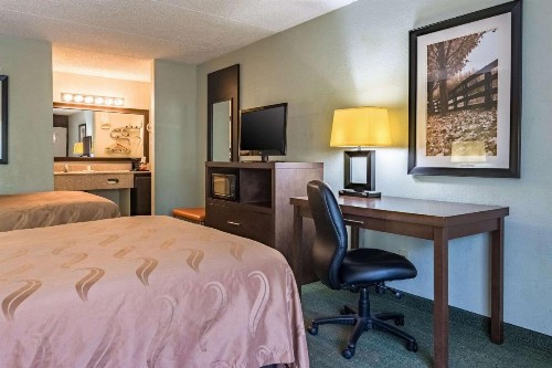 Quality Inn Columbus - image 13