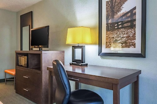 Quality Inn Columbus - image 14