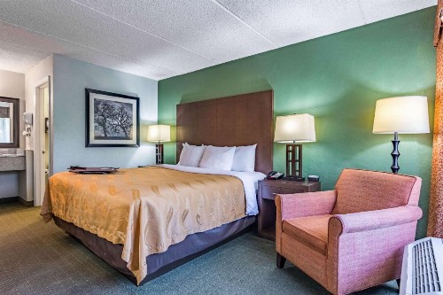 Quality Inn Columbus - image 17