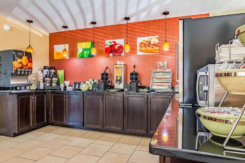 Quality Inn Columbus - image 30