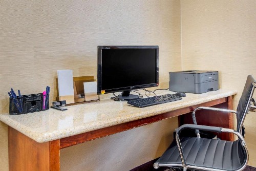 Comfort Inn Columbus - image 13