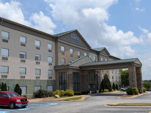 Best Western Plus Columbus Ft. Benning - image 1