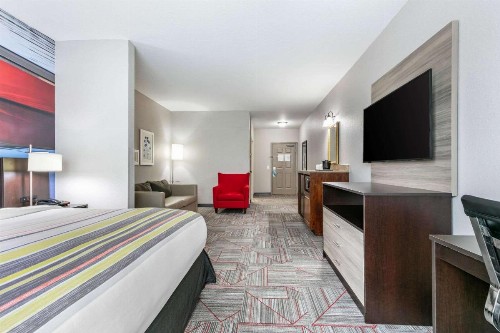 Clarion Pointe Columbus-Bradley Park - image 12