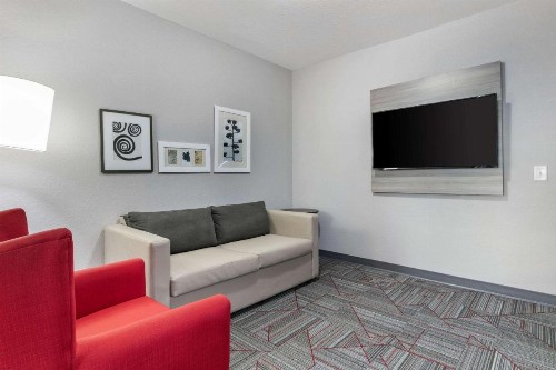 Clarion Pointe Columbus-Bradley Park - image 13
