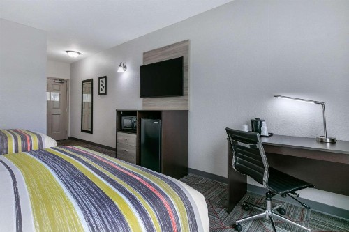 Clarion Pointe Columbus-Bradley Park - image 21
