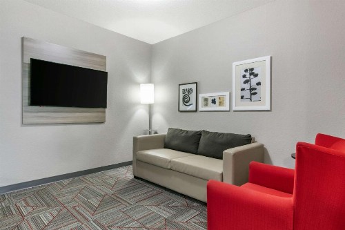 Clarion Pointe Columbus-Bradley Park - image 29
