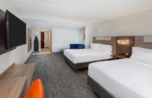 Holiday Inn Express & Suites Columbus at Northlake an IHG Hotel - image 11