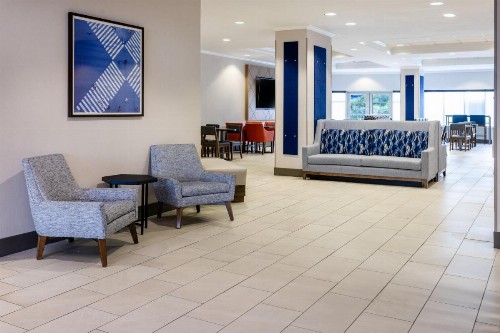 Holiday Inn Express & Suites Columbus at Northlake an IHG Hotel - image 13