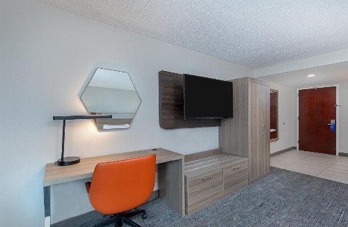 Holiday Inn Express & Suites Columbus at Northlake an IHG Hotel - image 22