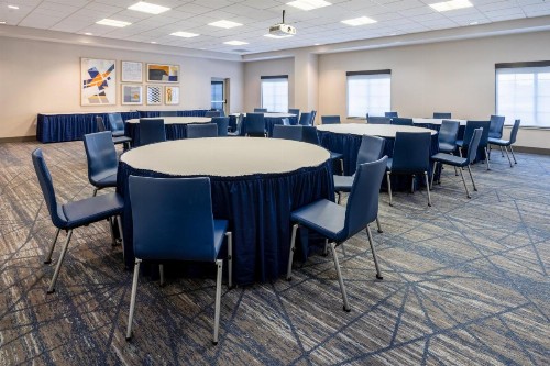 Holiday Inn Express & Suites Columbus at Northlake an IHG Hotel - image 27