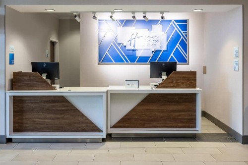 Holiday Inn Express & Suites Columbus at Northlake an IHG Hotel - image 34