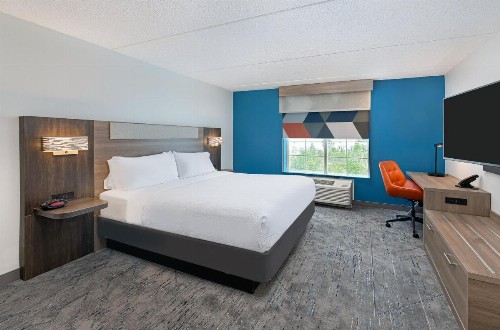 Holiday Inn Express & Suites Columbus at Northlake an IHG Hotel - image 37