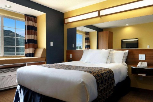 Microtel Inn & Suites by Wyndham Columbus/Near Fort Benning - image 24