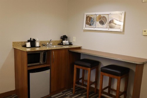 Microtel Inn & Suites by Wyndham Columbus/Near Fort Benning - image 27