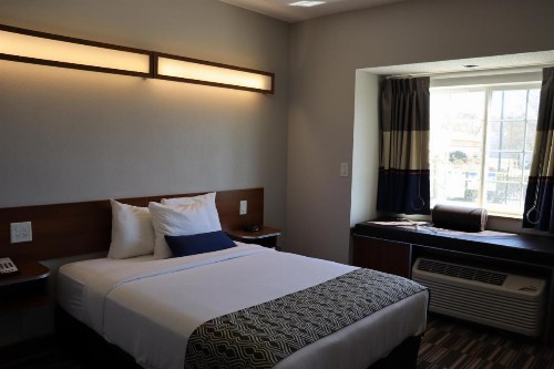 Microtel Inn & Suites by Wyndham Columbus/Near Fort Benning - image 29