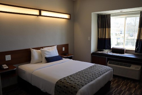 Microtel Inn & Suites by Wyndham Columbus/Near Fort Benning - image 35